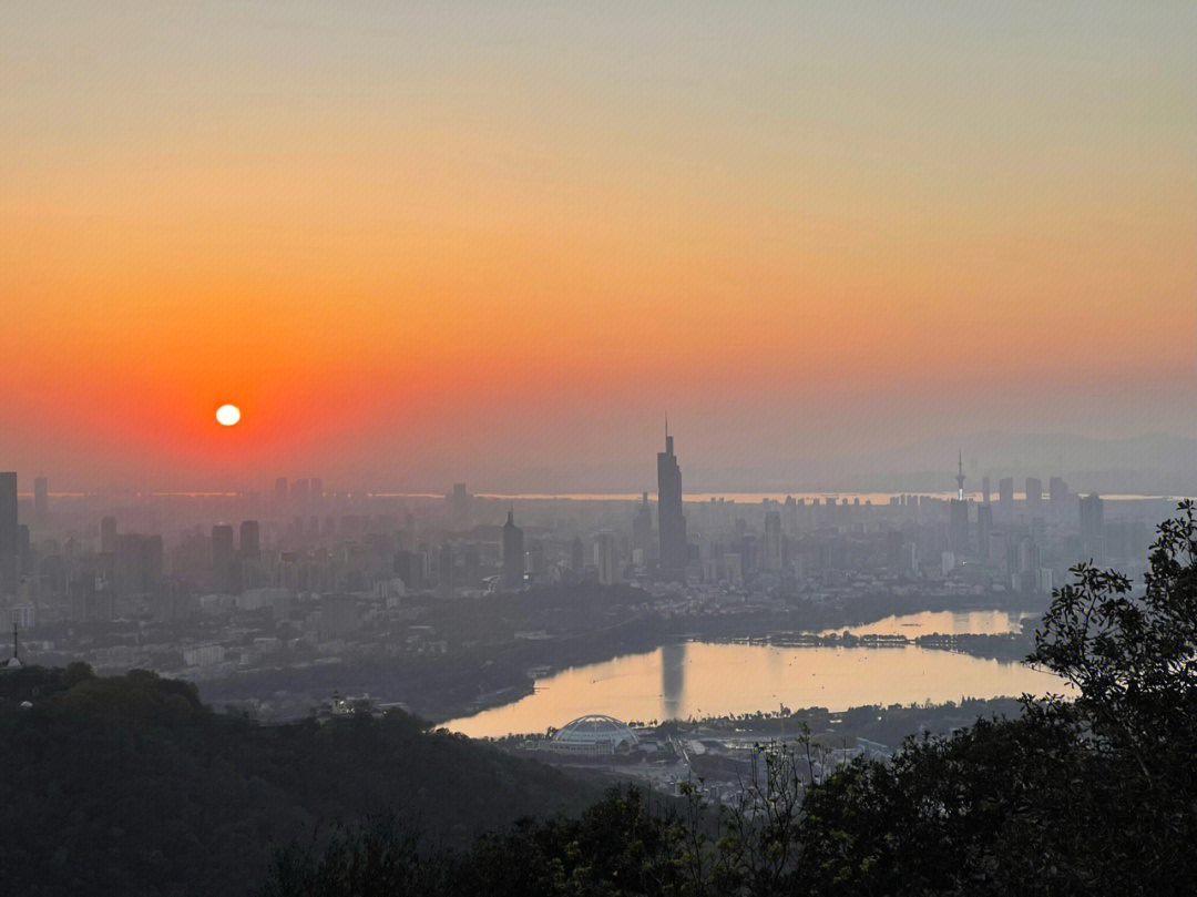 紫金山最高峰图片