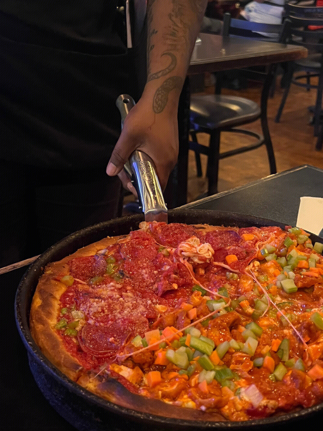 芝加哥厚底披萨图片