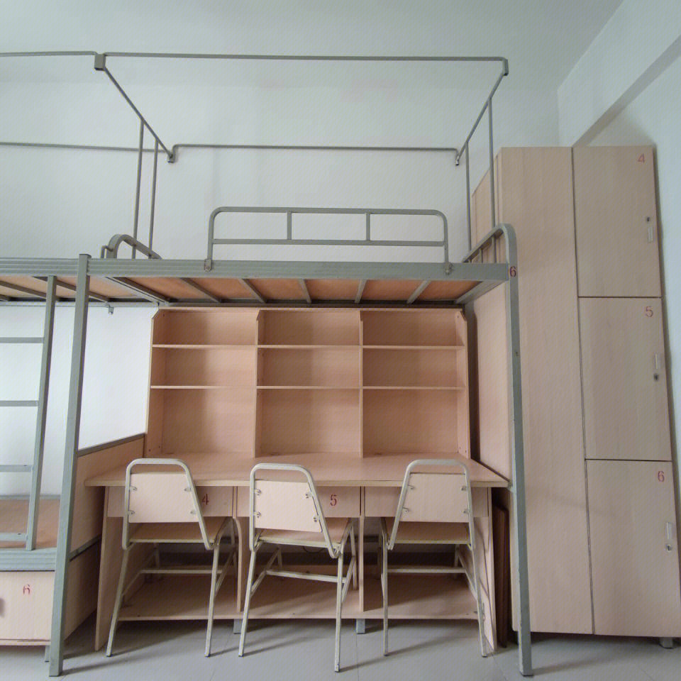 四川大学宿舍三室一厅图片