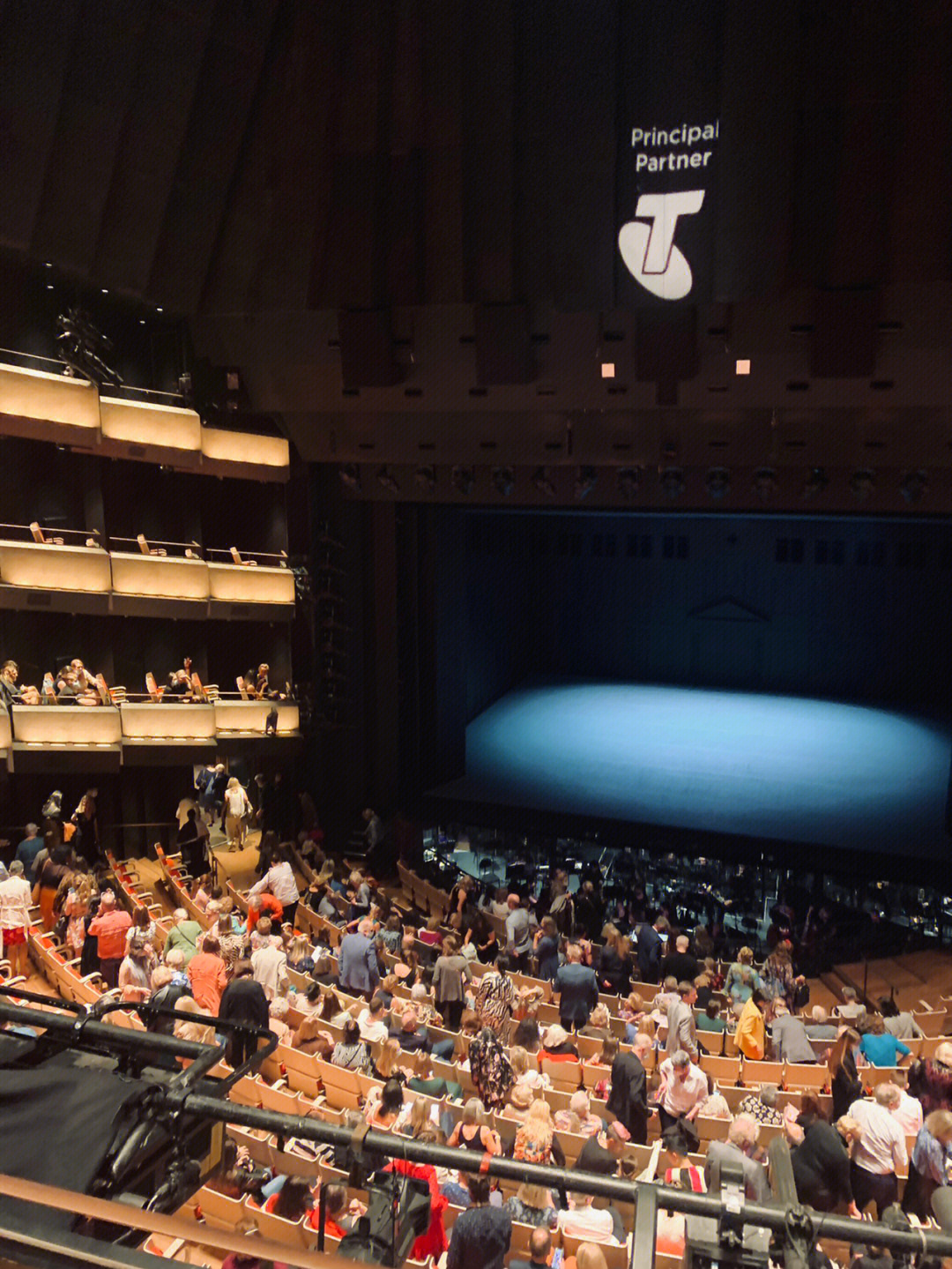 没进歌剧院听一场表演的悉尼之行怎么能算完整呢!