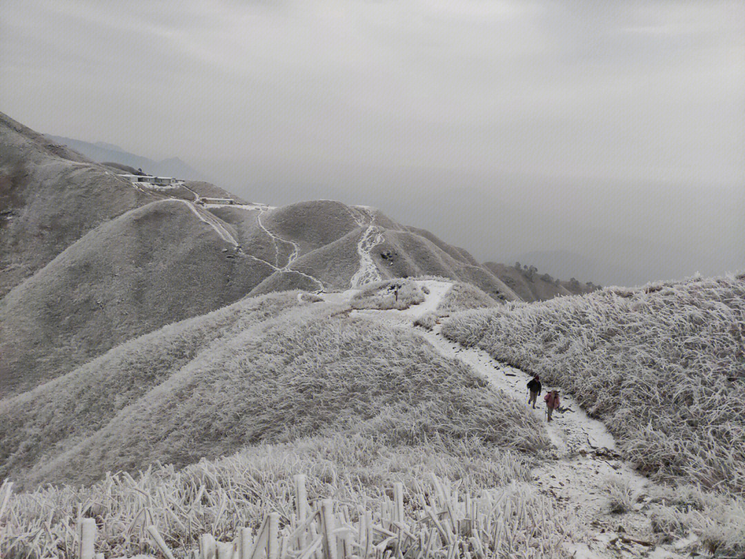 武功山下雪图片