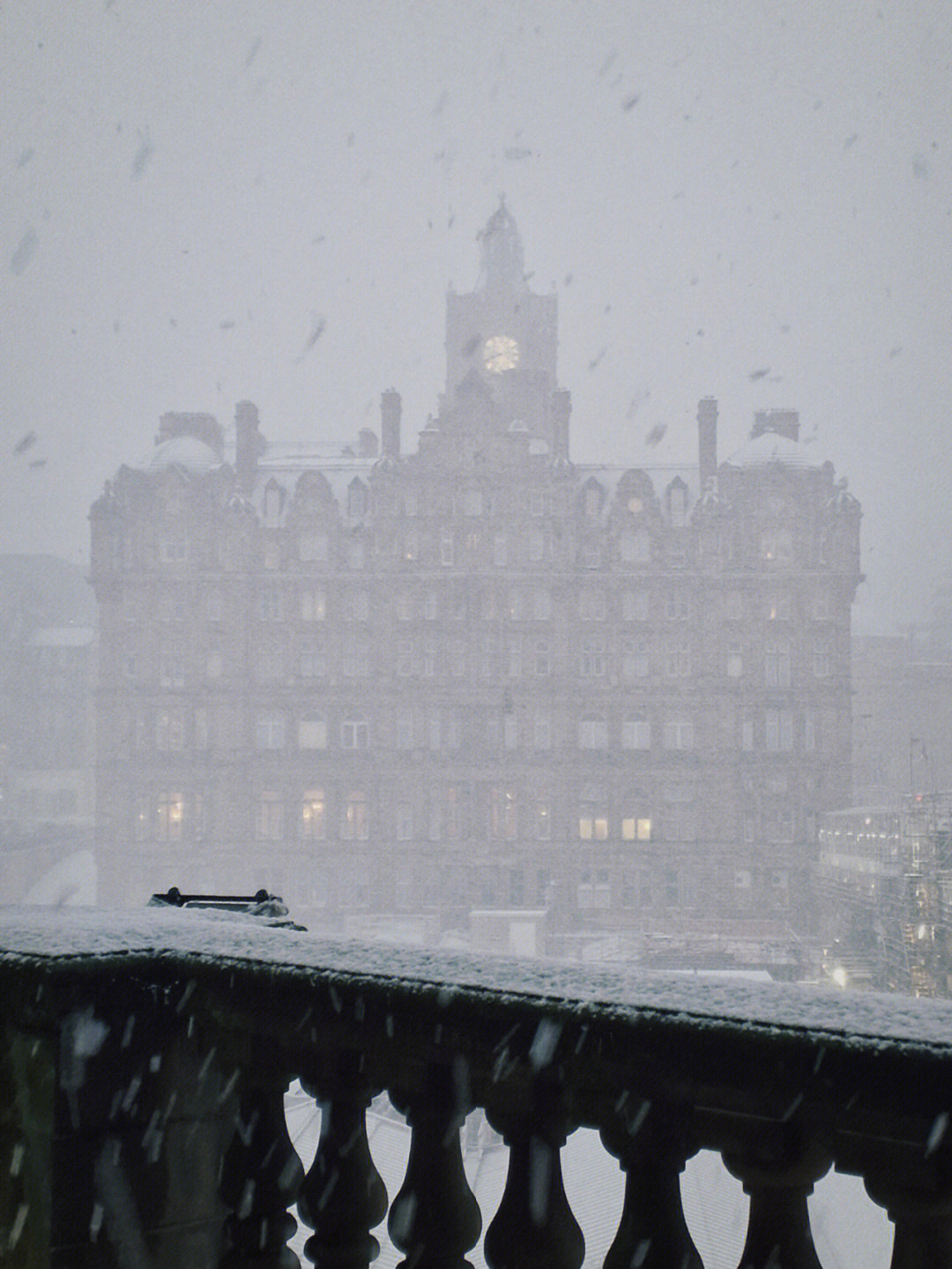爱丁堡雪中告别比见面时盛大百倍好不好
