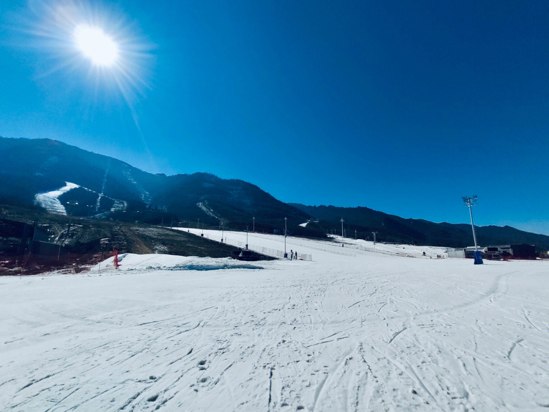 鳌山滑雪场百科图片