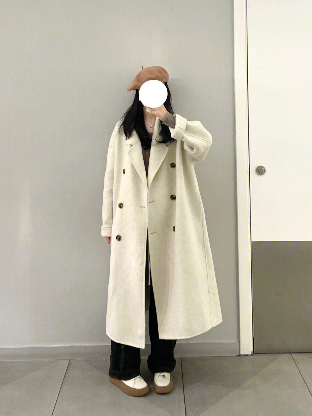 米白色大衣好温柔呀