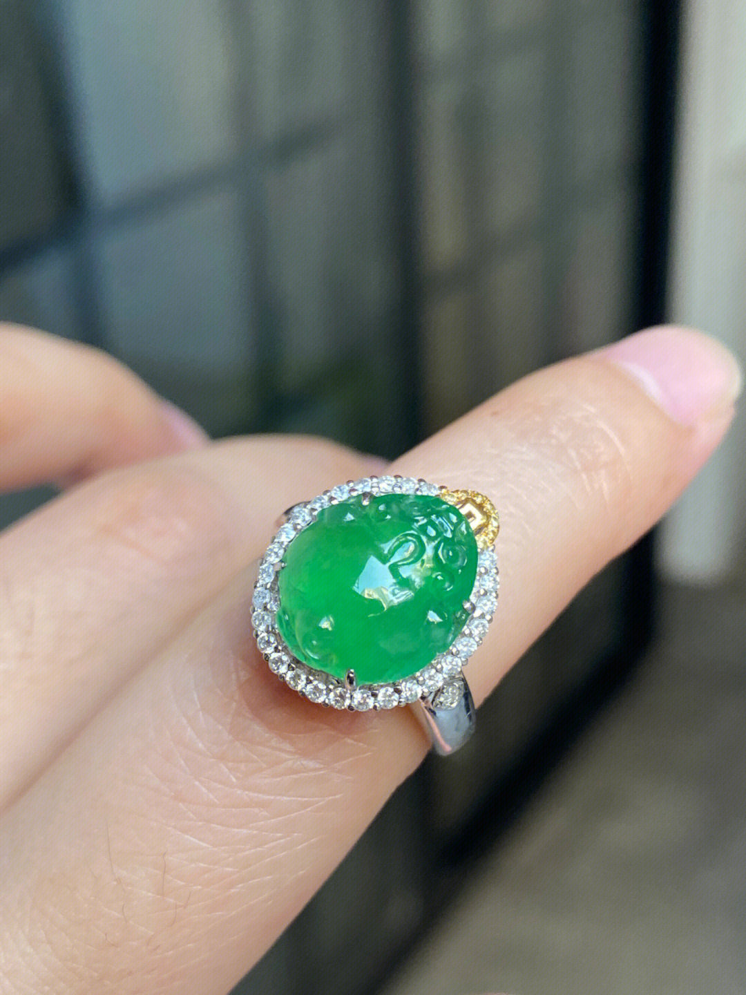 满眼都是它满绿的高冰翡翠金蟾戒指
