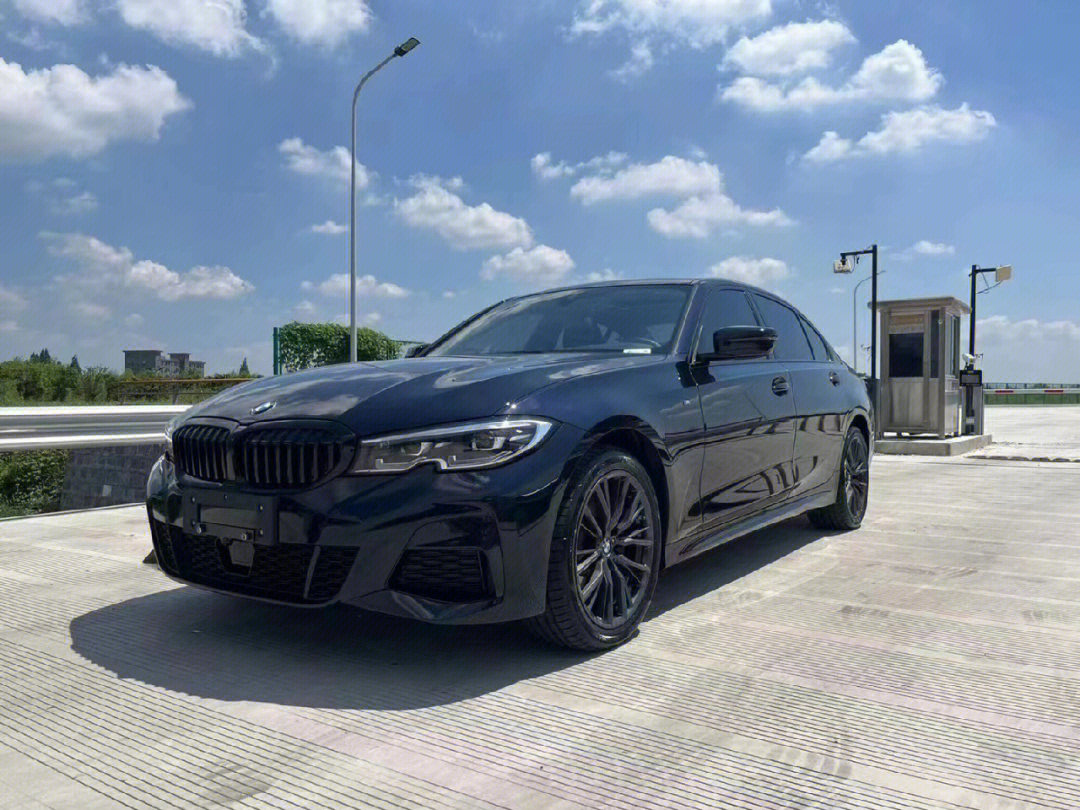 bmw330图片