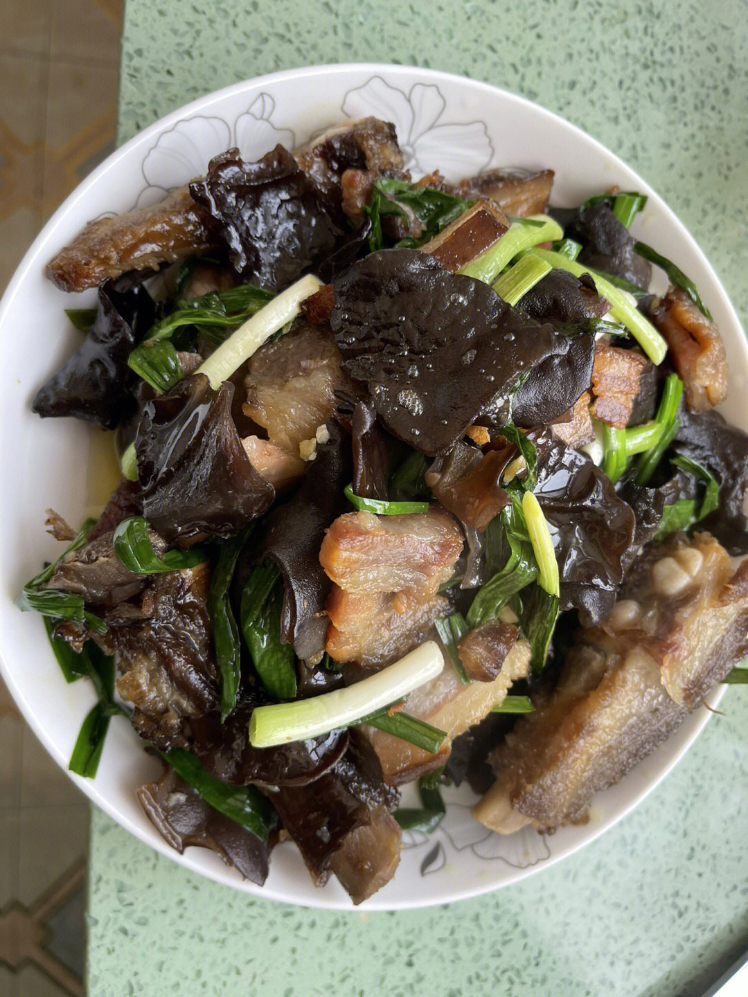 木耳炒腊肉