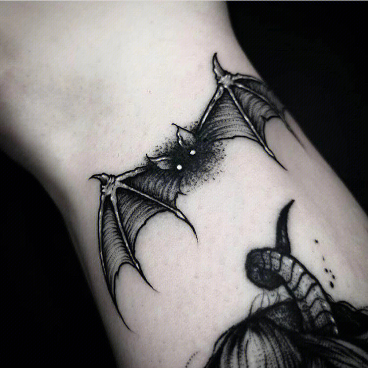 一些goth小蝙蝠纹身灵感