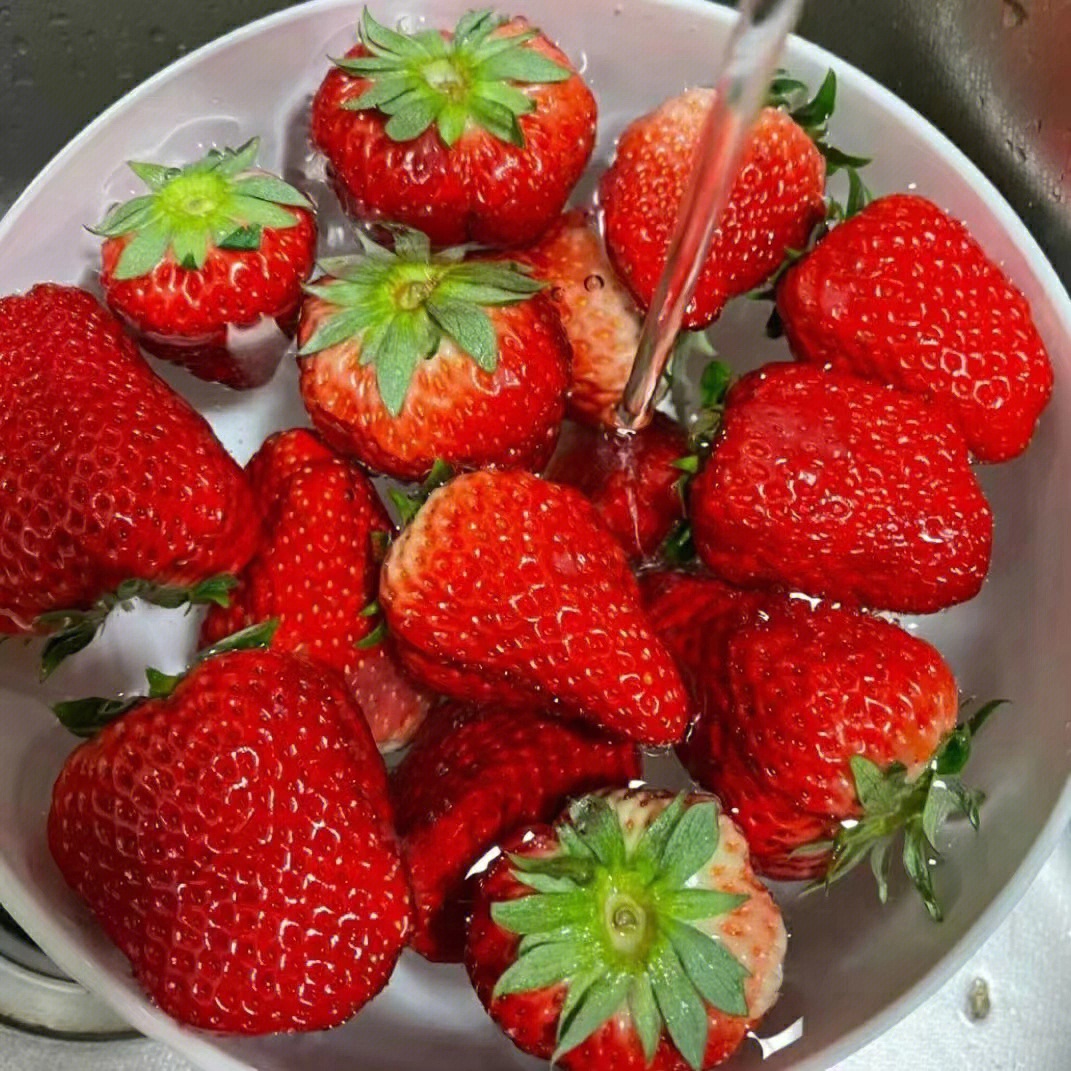 奶油草莓两斤中果199757575