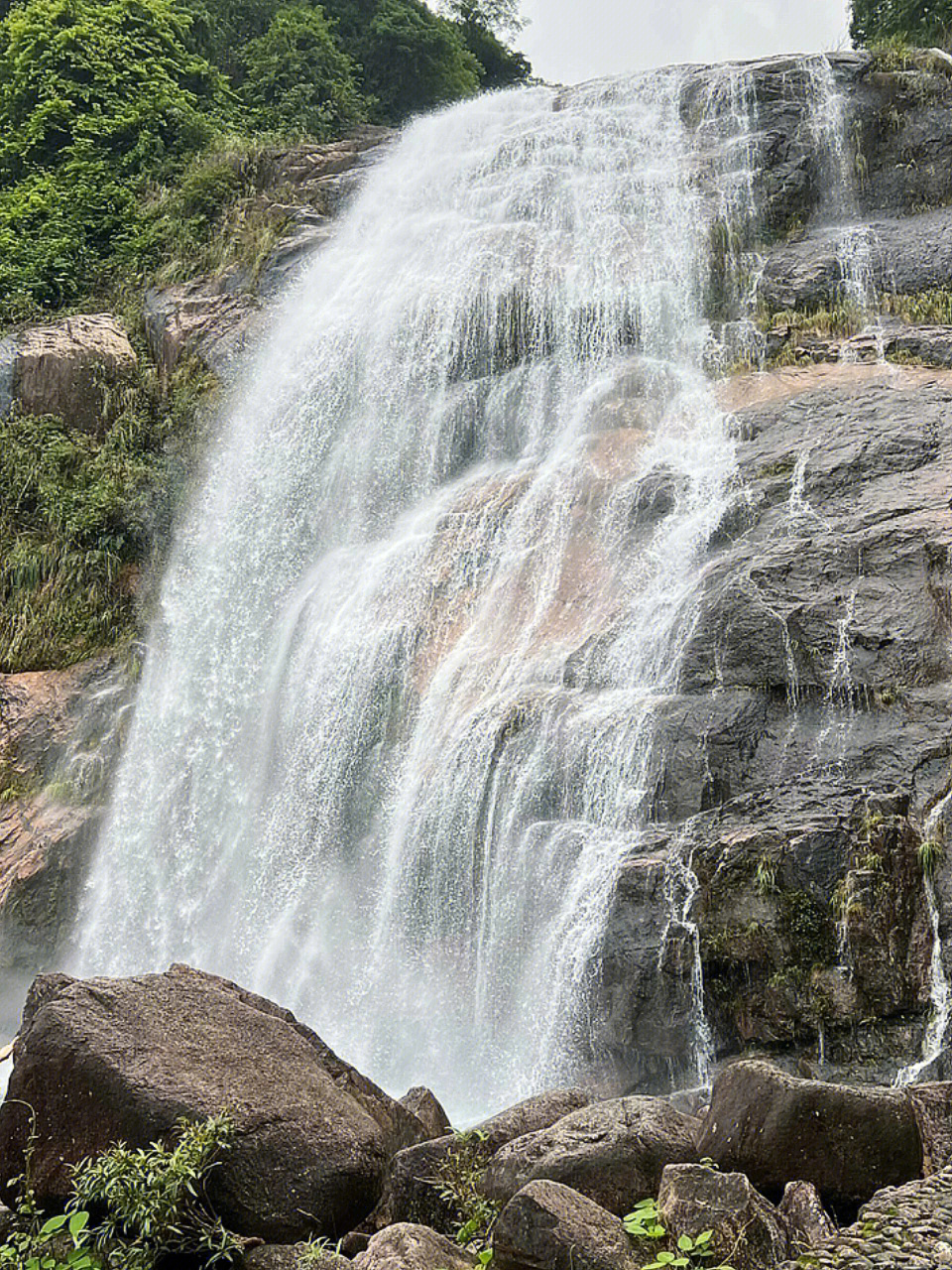 清远观音山龙潭瀑布图片