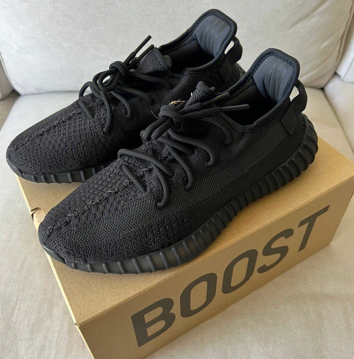 黑色yeezy350onyx