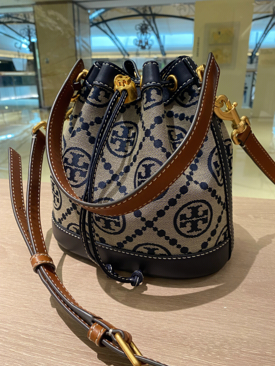 toryburch水桶包验真假图片