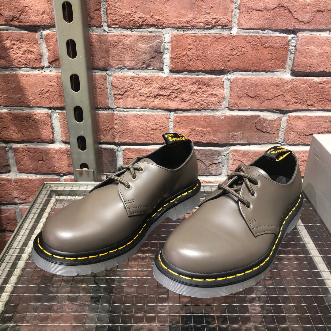 dr.martens 599