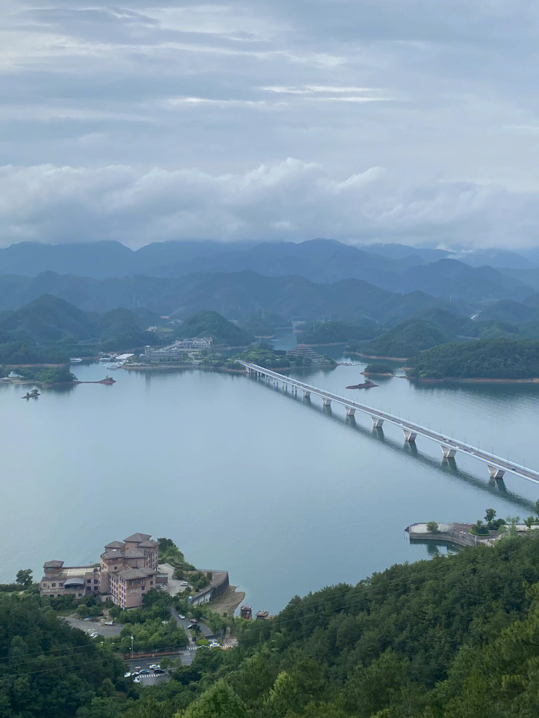 暴雨千岛湖