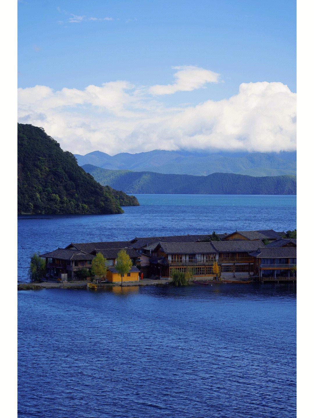 丽江泸沽湖必去的最美岛屿里格半岛