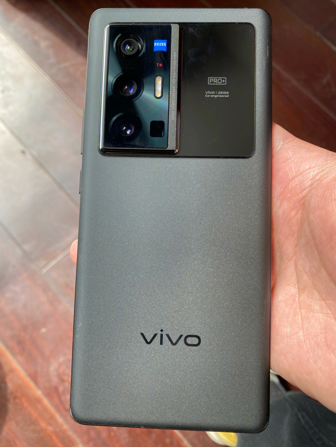 咸鱼买的vivo x70pro 安全下车,成色也很好,12 512尊享版