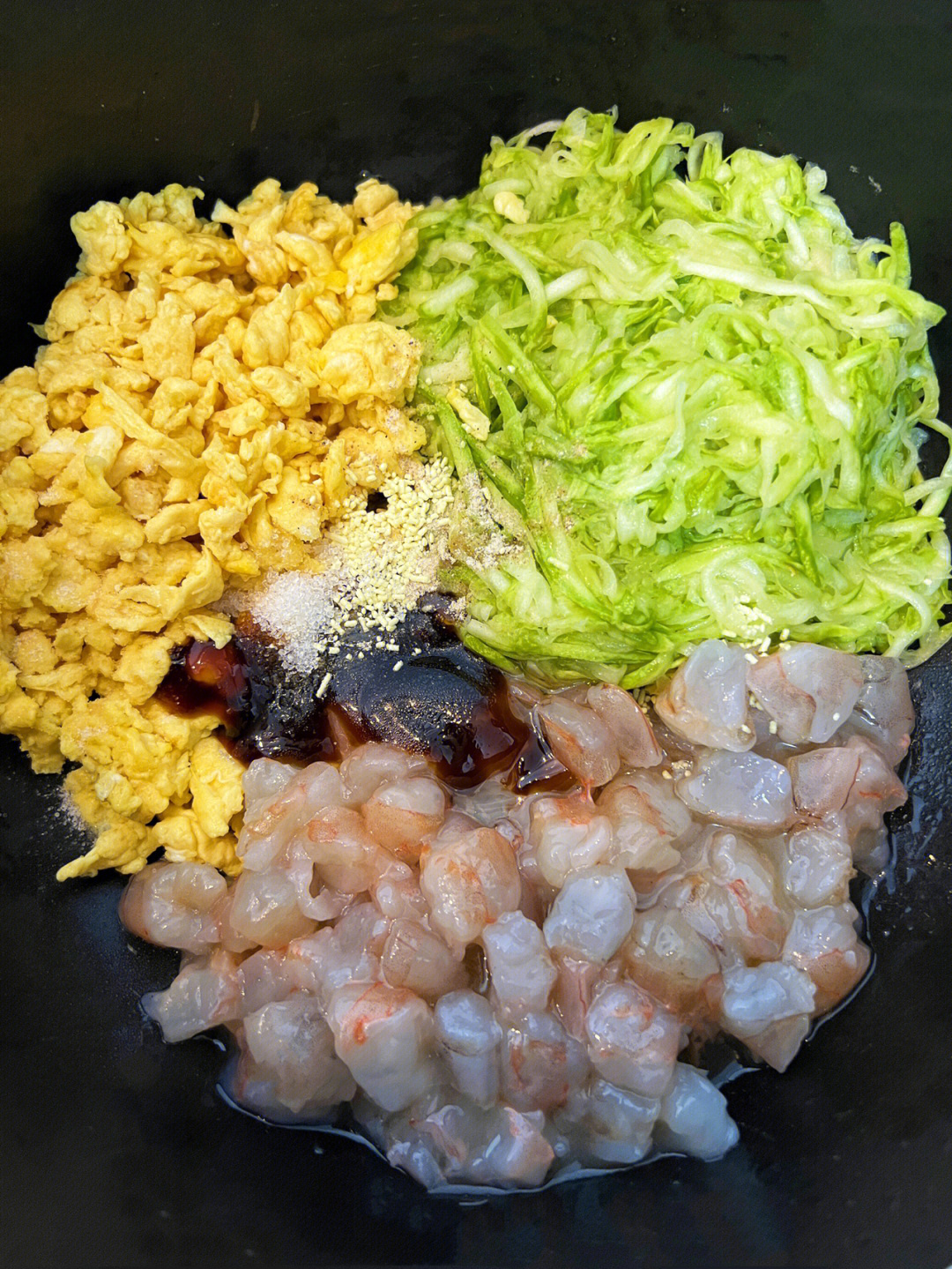 减脂期可以吃的西葫芦鸡蛋虾仁三鲜饺子