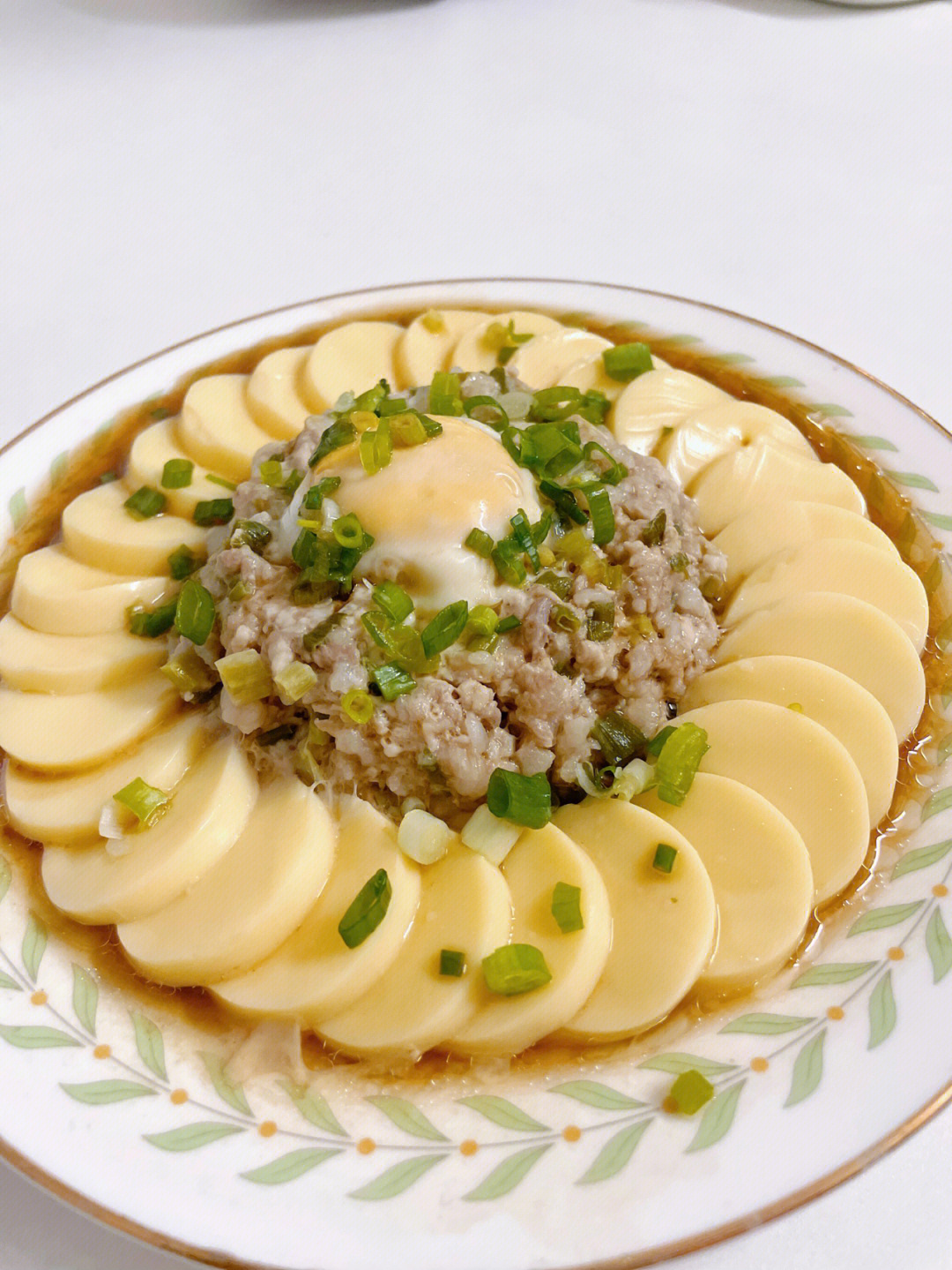 准备食材:日本豆腐,五花肉,鸡蛋工具:宜盾普微蒸烤一体机做法:166