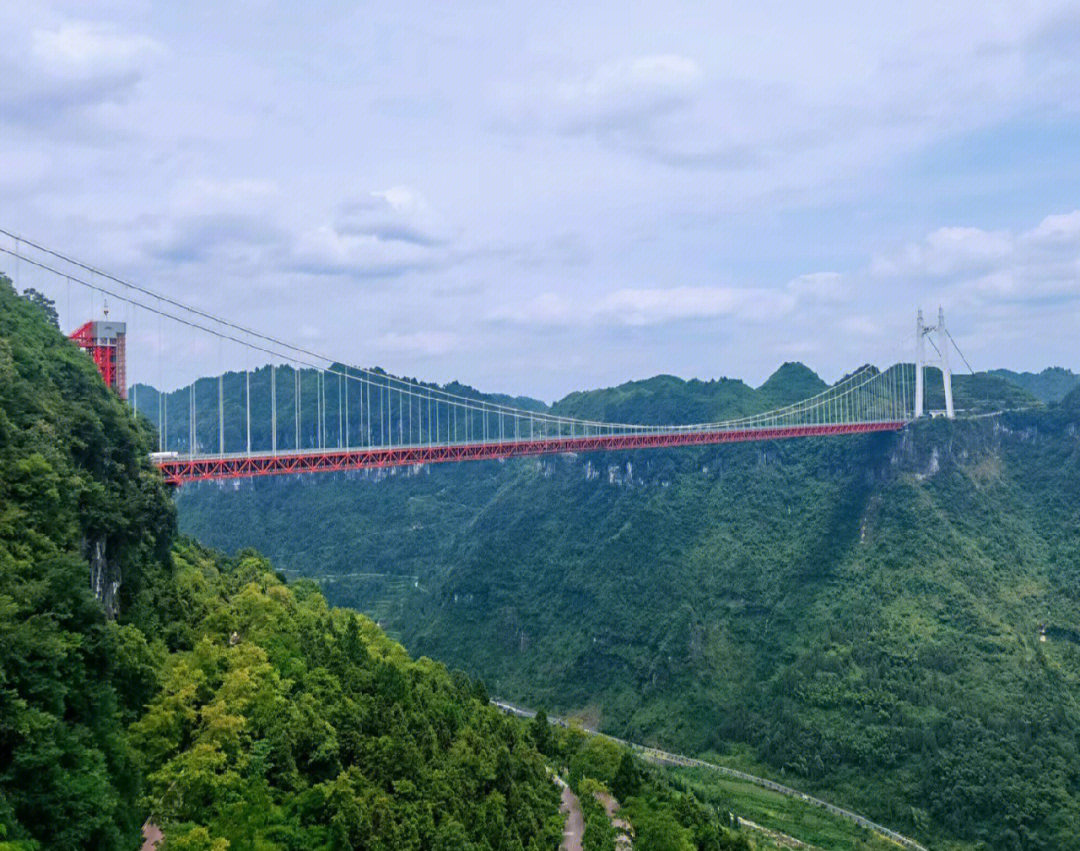 张家界大峡谷 玻璃桥b线(含小交通)门票包含:大峡谷 玻璃桥 鞋套 观光