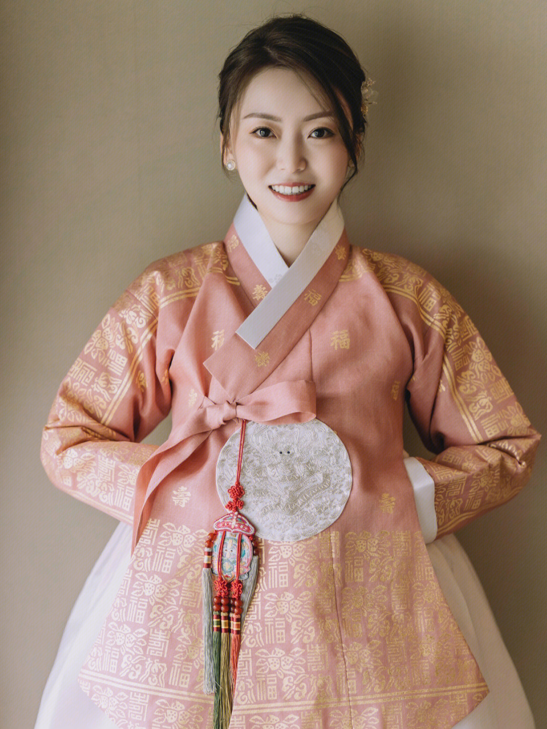 韩式造型朝鲜族的新娘穿韩服出嫁好水灵