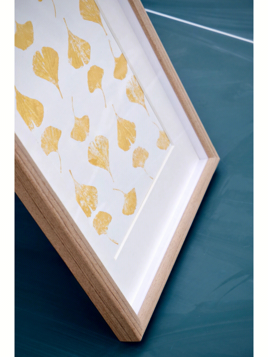 植物装饰画记录银杏叶的纹理和金黄
