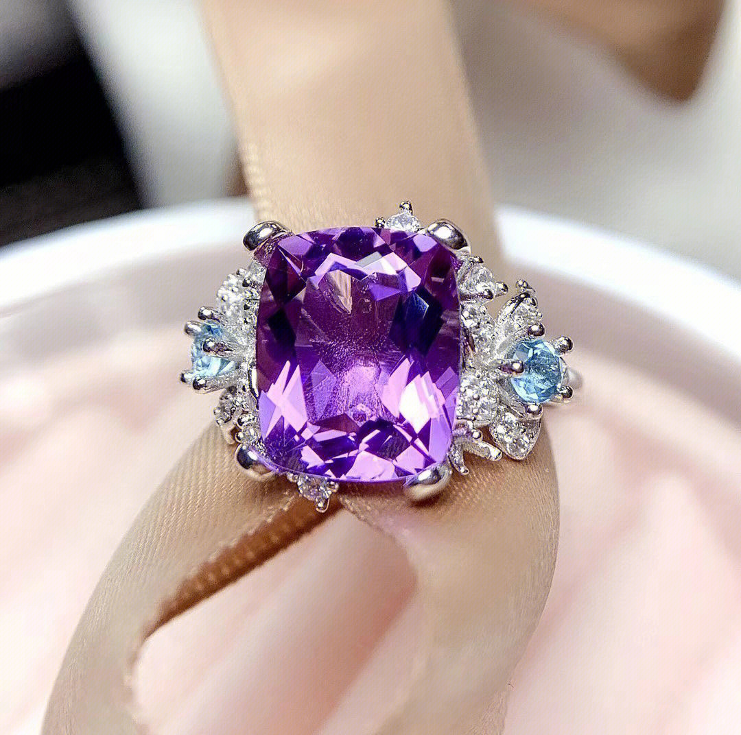 精品天然紫水晶 托帕石戒指,新鲜出炉了,高净度,颜色超好的,主石尺寸