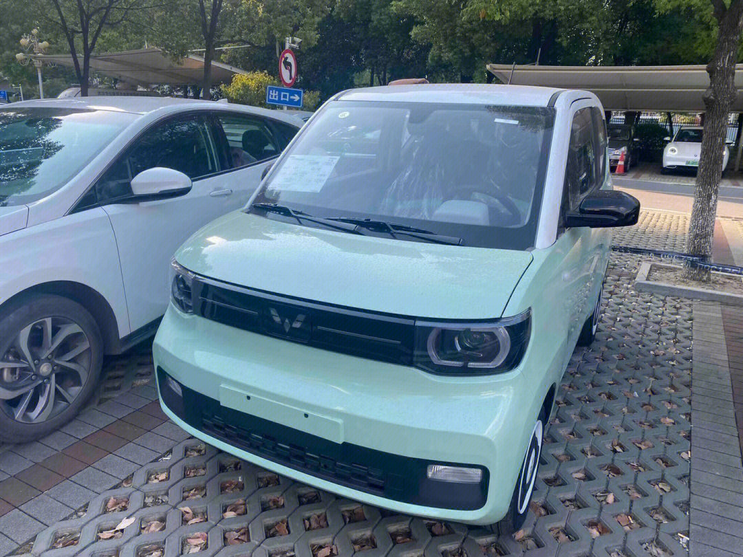 出新车五菱宏光mini