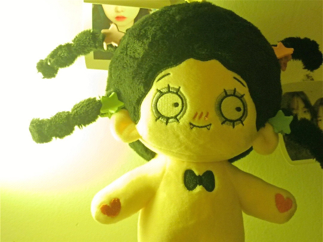 第一次买娃圈的娃娃就是nana,太喜欢小魔女蒙娜这个动画片了,所以一