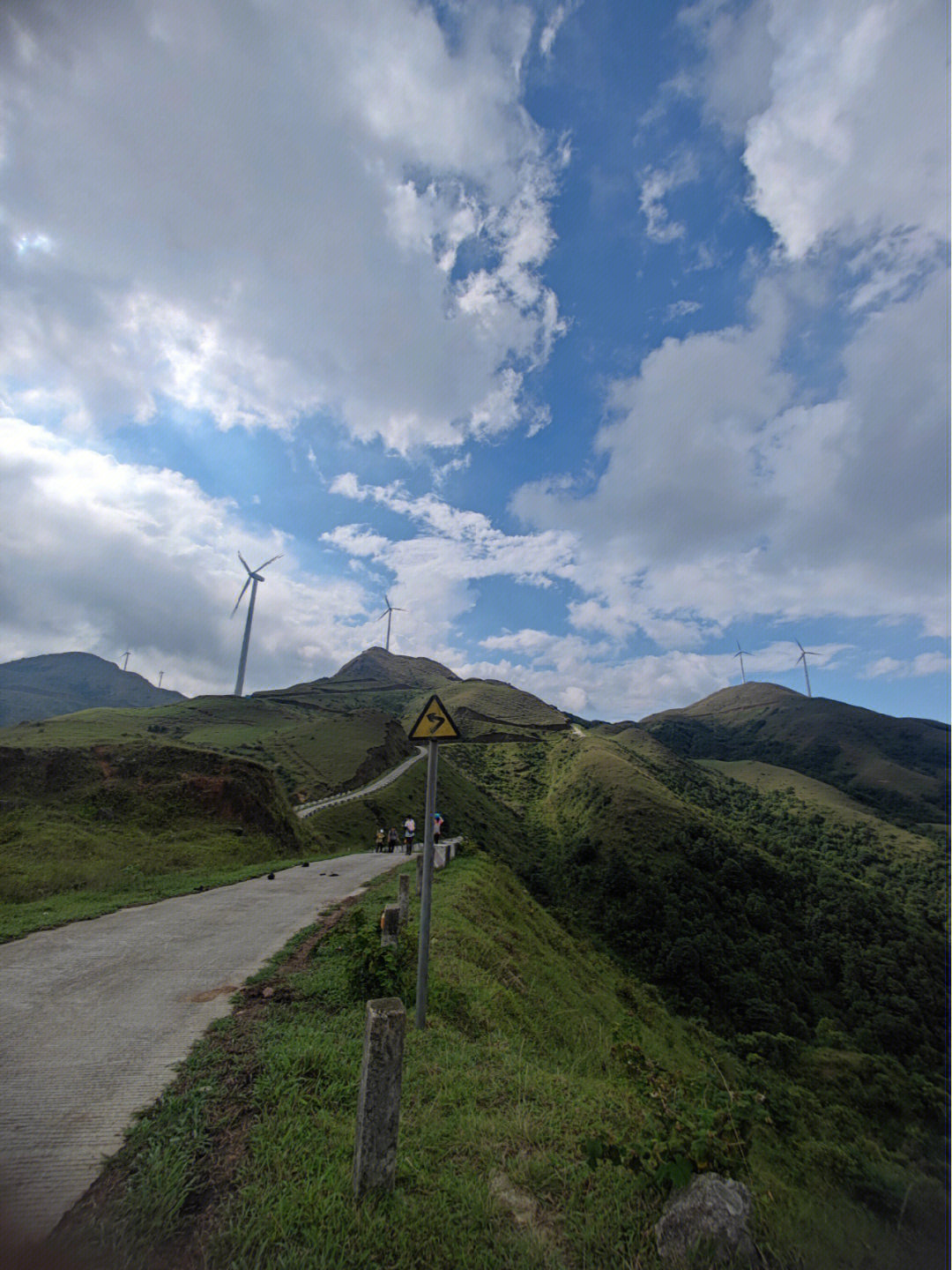 新兴风车山海拔图片