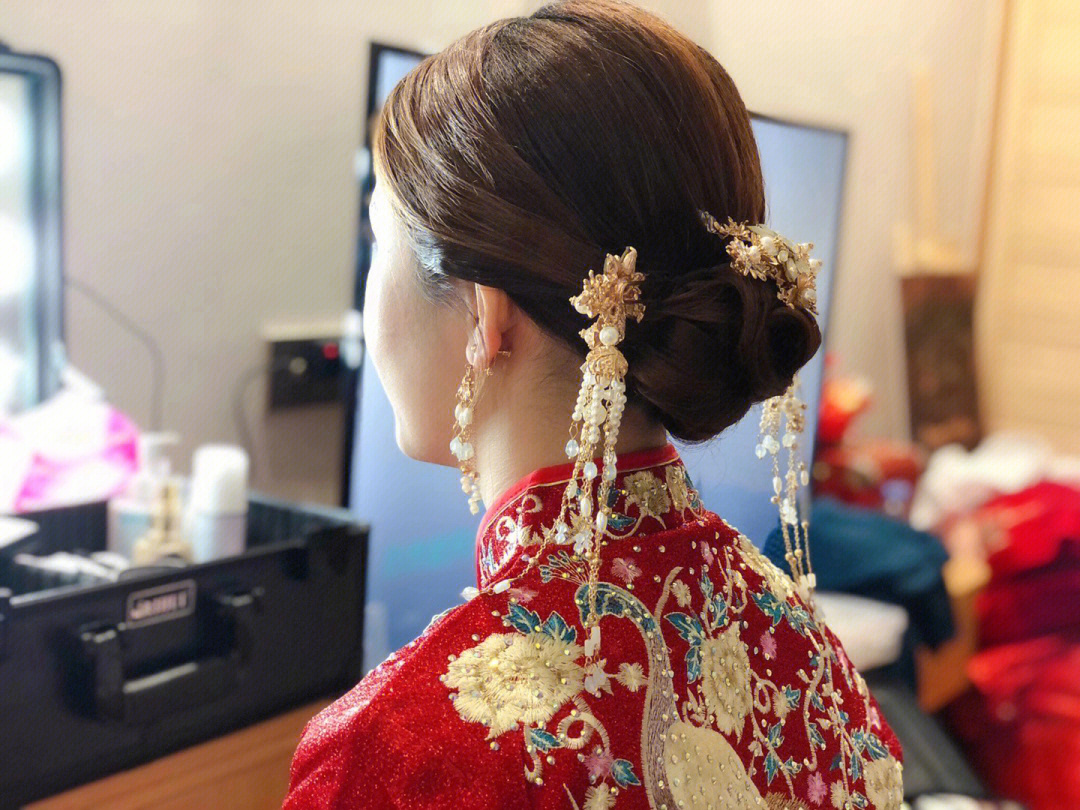 中式新娘低盘发型