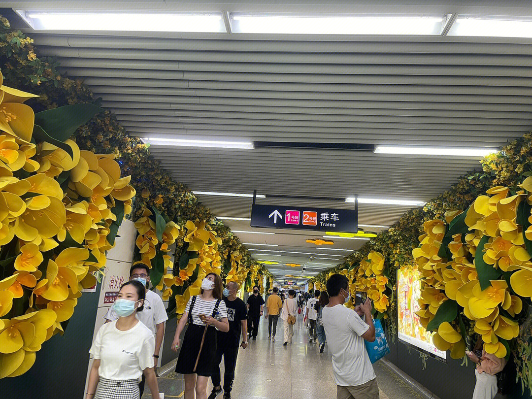 富阳桂花路地铁站口图片