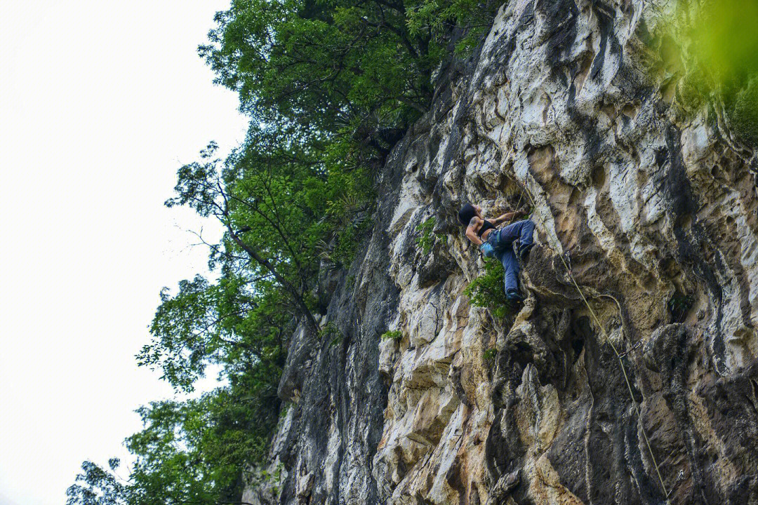 桂林旅游学院攀岩场图片