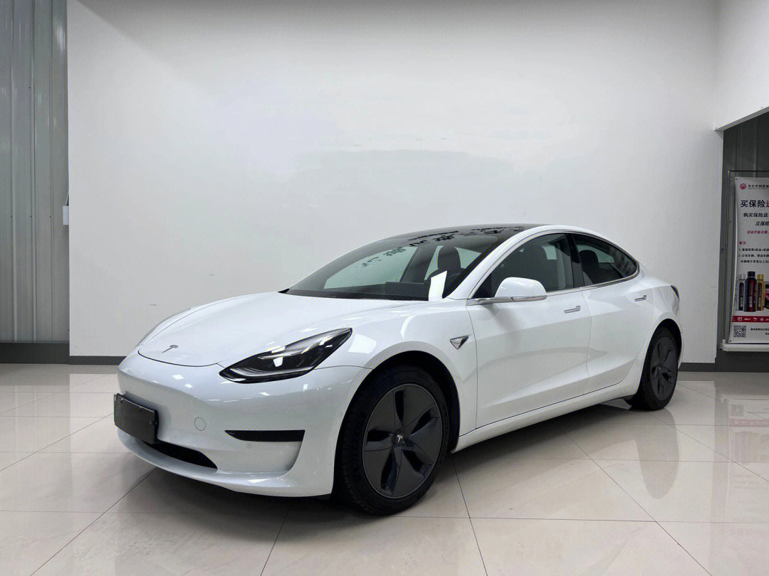 2020年11月上牌,特斯拉 model 3标准续航升级版,续航468km 原车选装