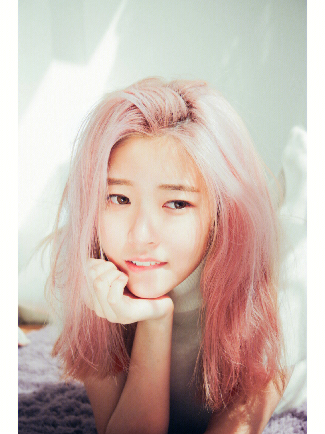 粉红色头发的少女
