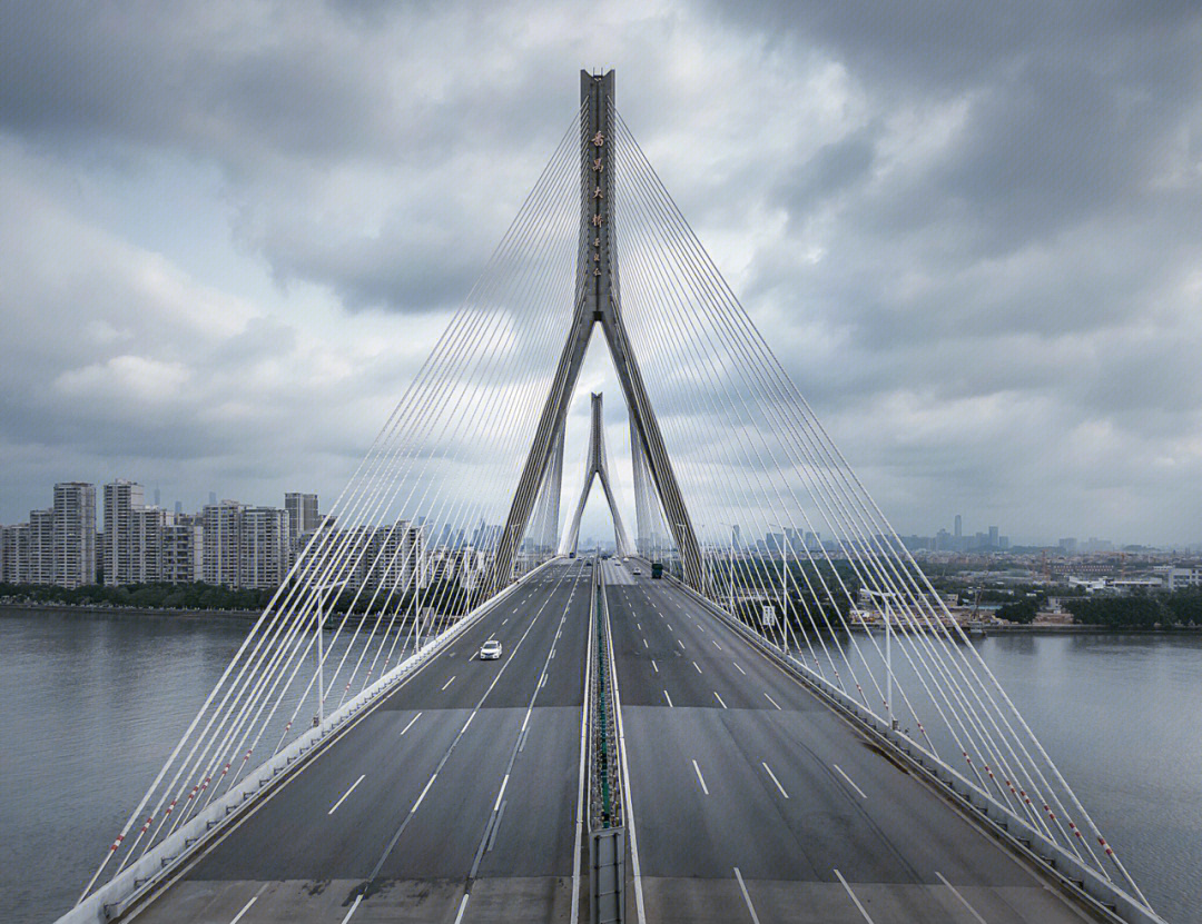 广州摄影番禺大桥正三角形航拍机位