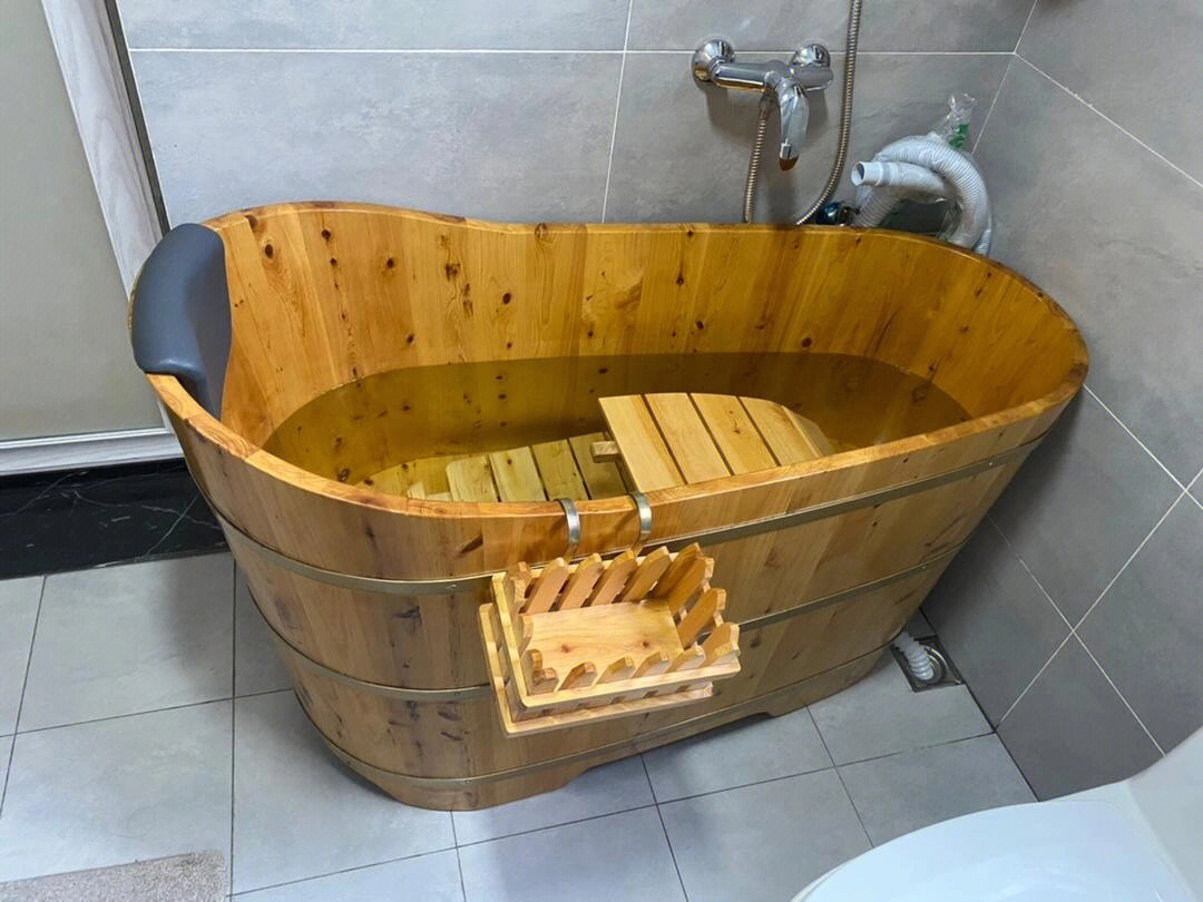 浴室木桶装修效果图图片