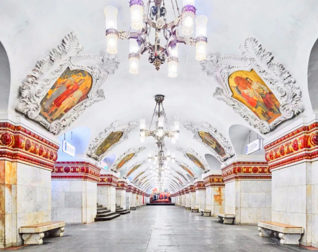莫斯科地铁站有很多特别之处,然而由于日常忙碌和城市生活的快节奏