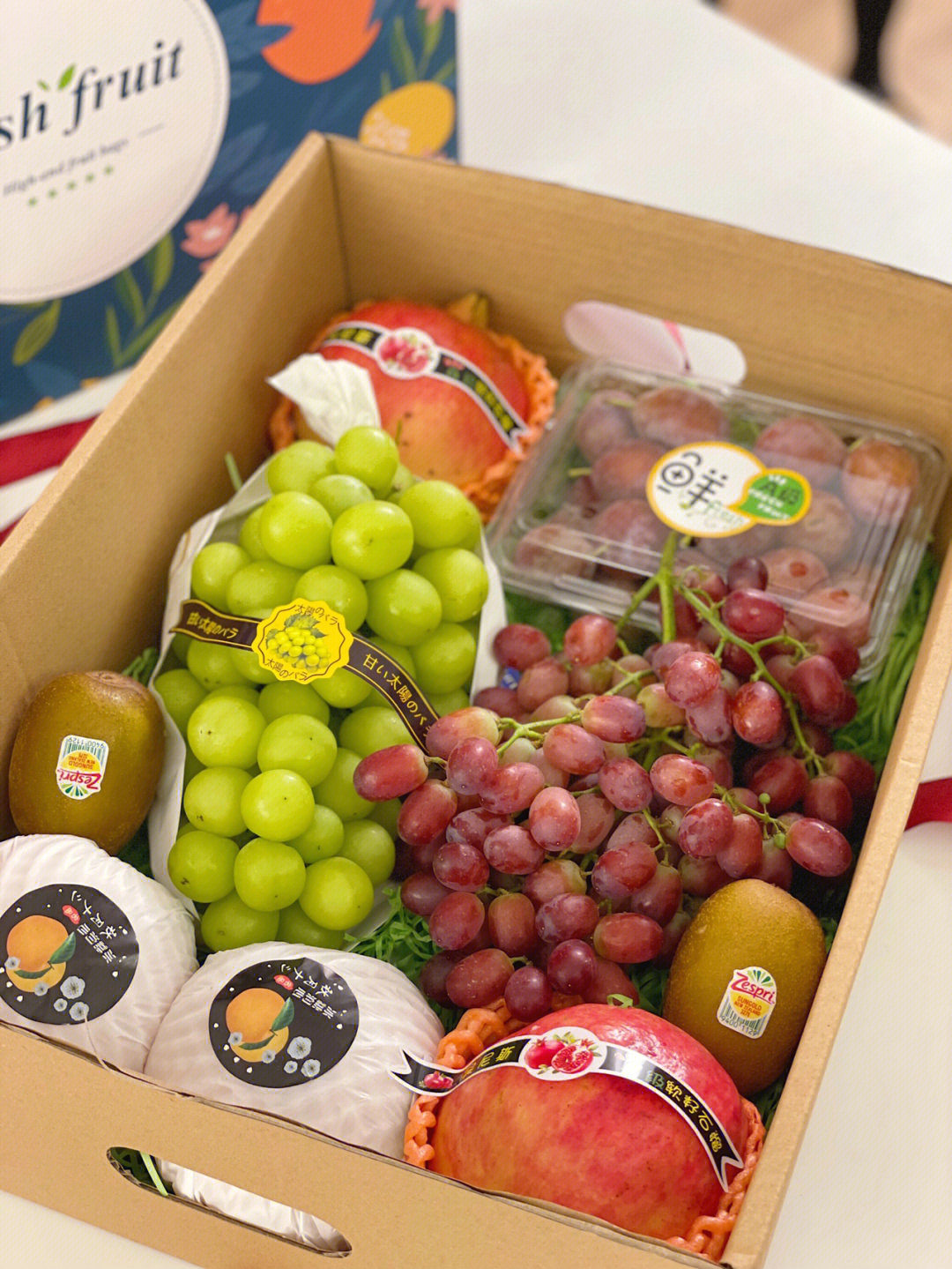 去年给客户搭配了很多不同款式的水果礼盒,各个品种各个礼盒都有,受到