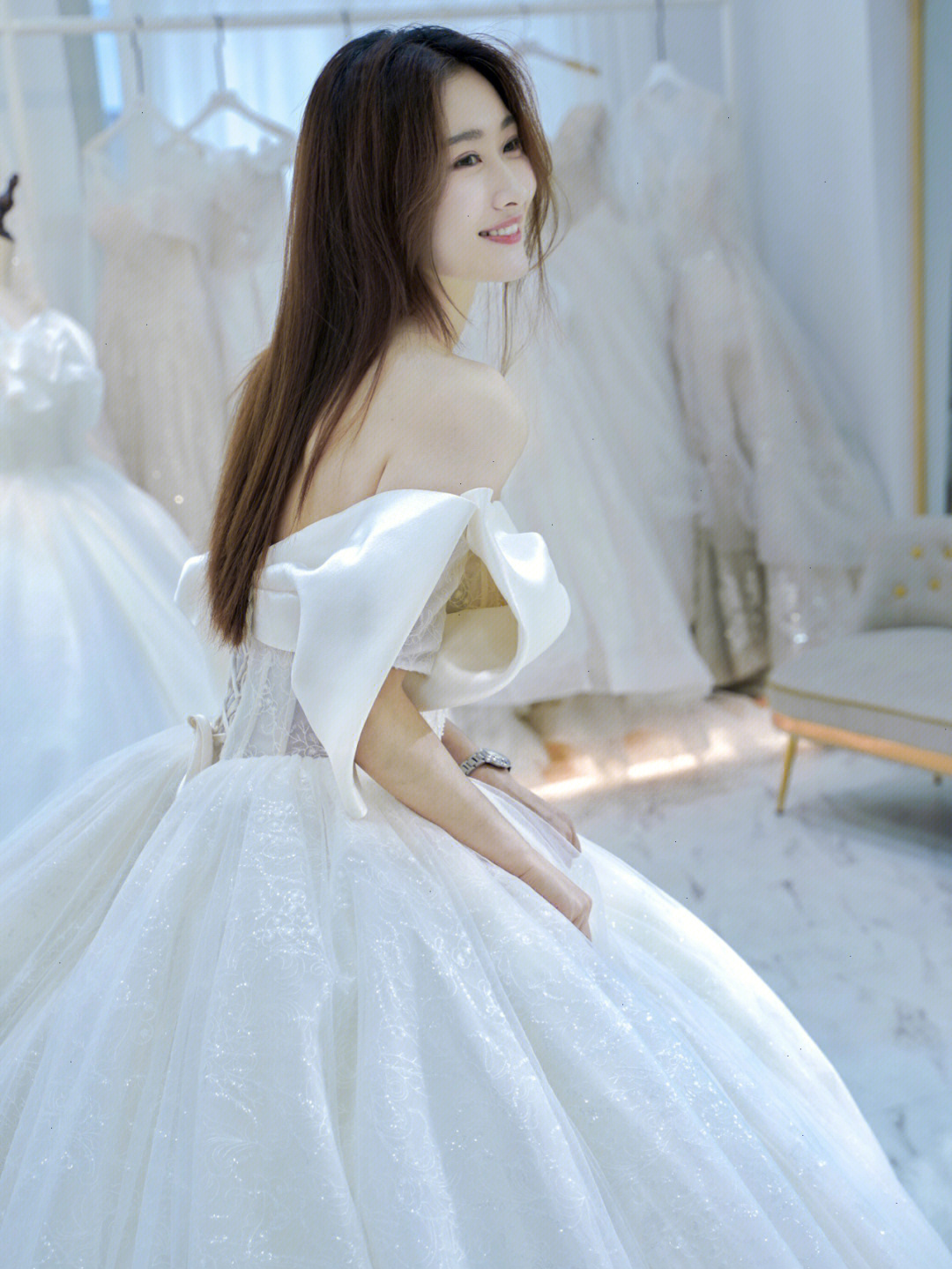 那惊鸿一瞥的惊艳甜美韩式新娘主婚纱