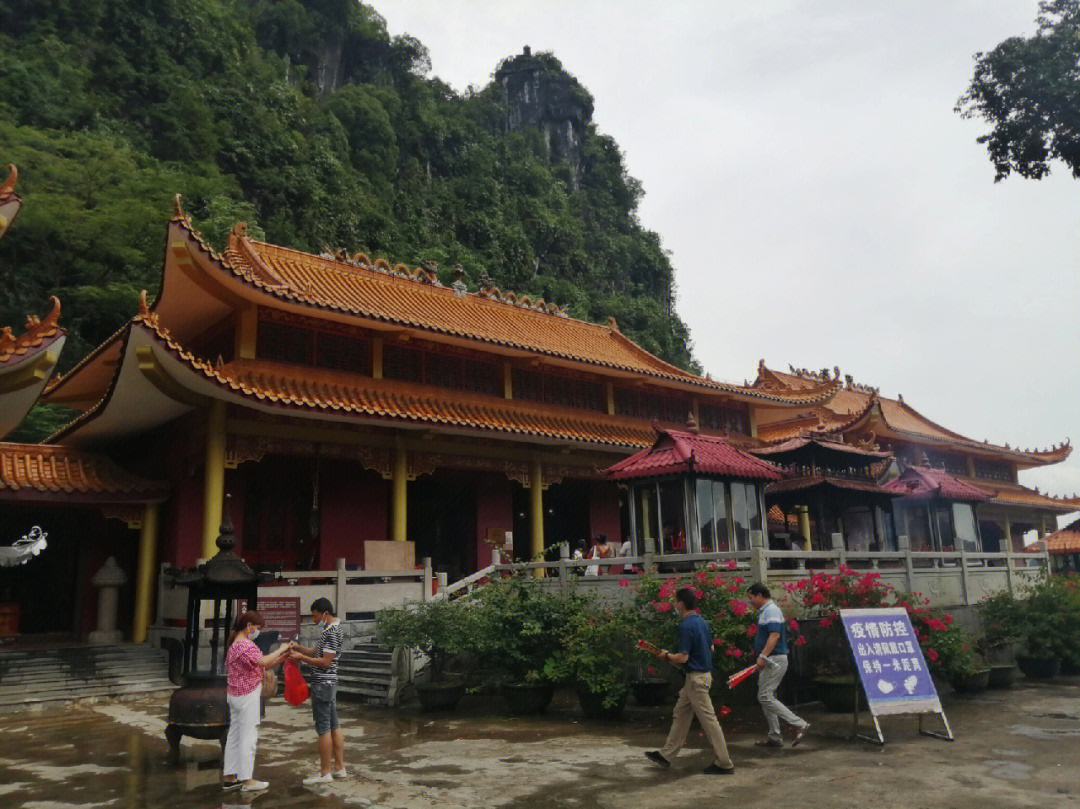 马山弄拉寺庙图片