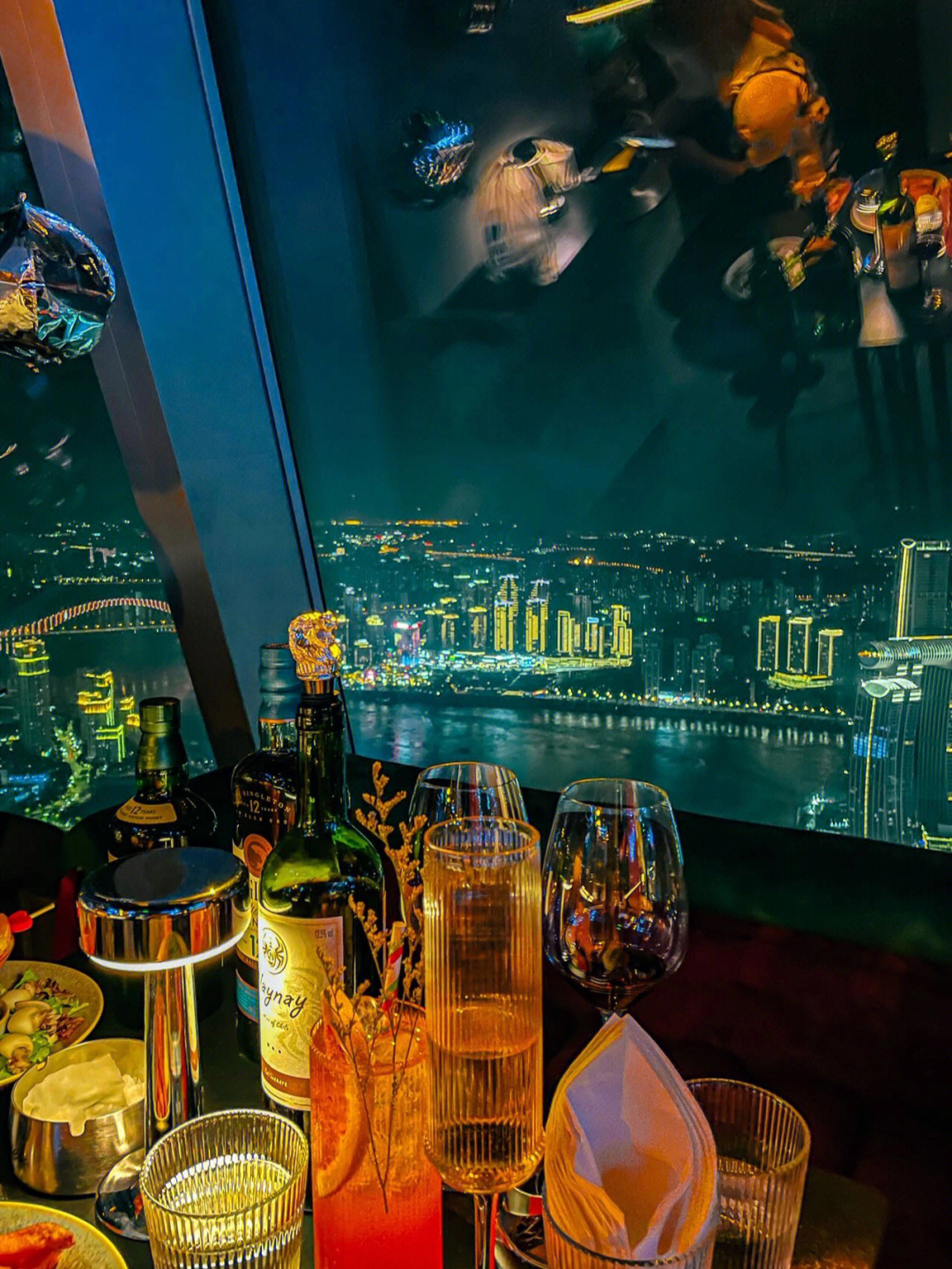 重庆夜景最美高空餐厅图片
