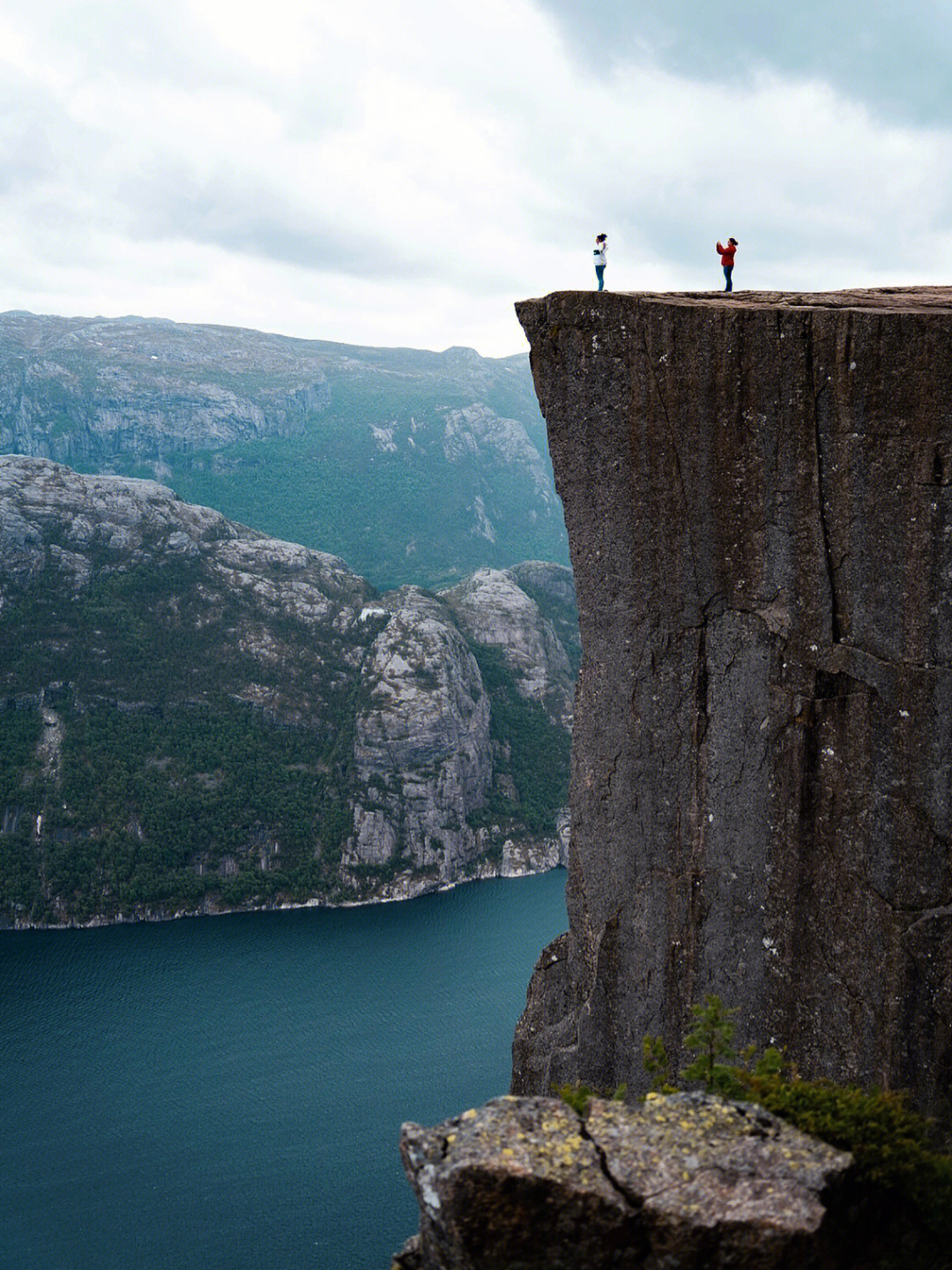 挪威布道石悬崖酒店图片
