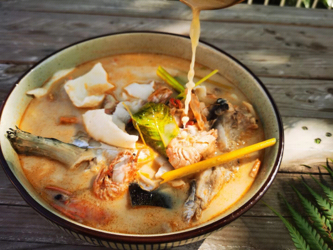 三文鱼头豆腐汤图片