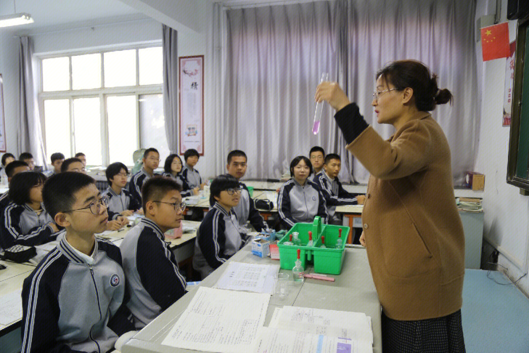 济南黄河双语实验学校探究性学习课堂