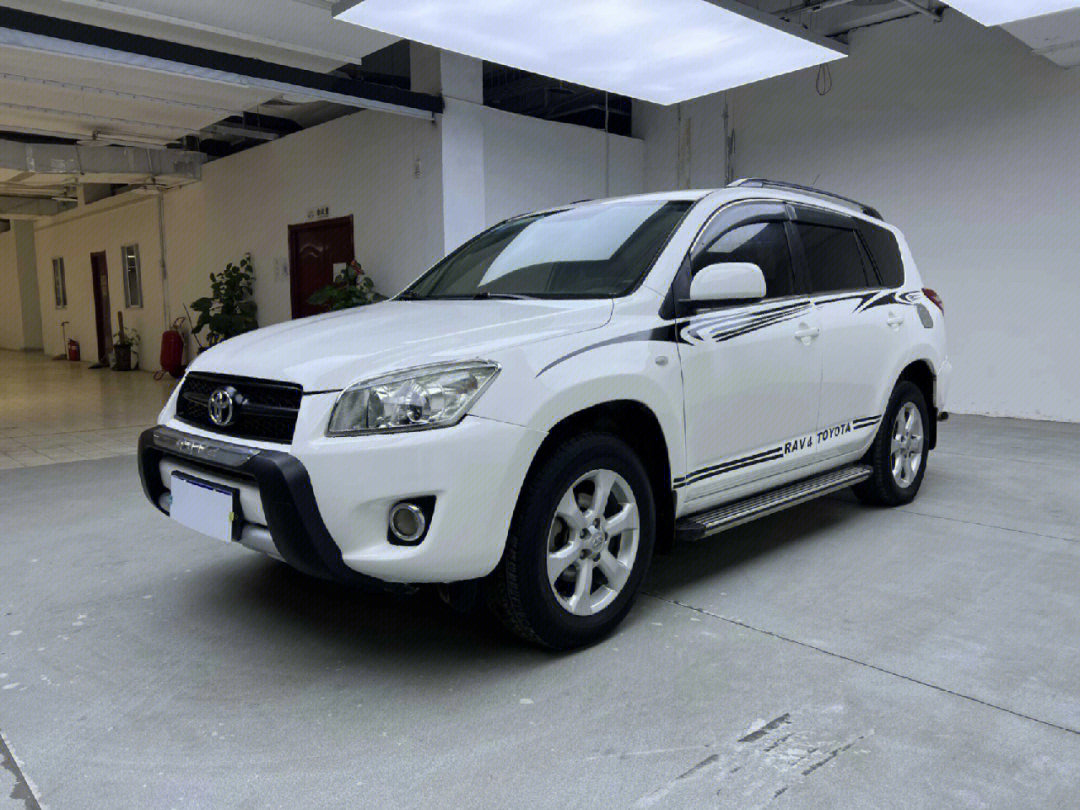 到店13年丰田rav4荣放,2.0自动经典版,圈