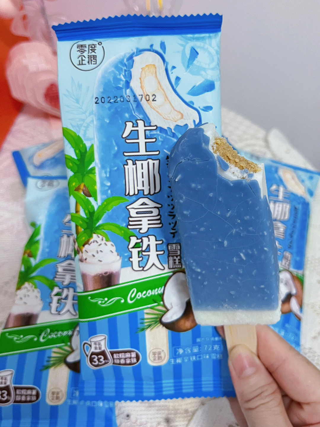 蓝色包装有企鹅的雪糕图片