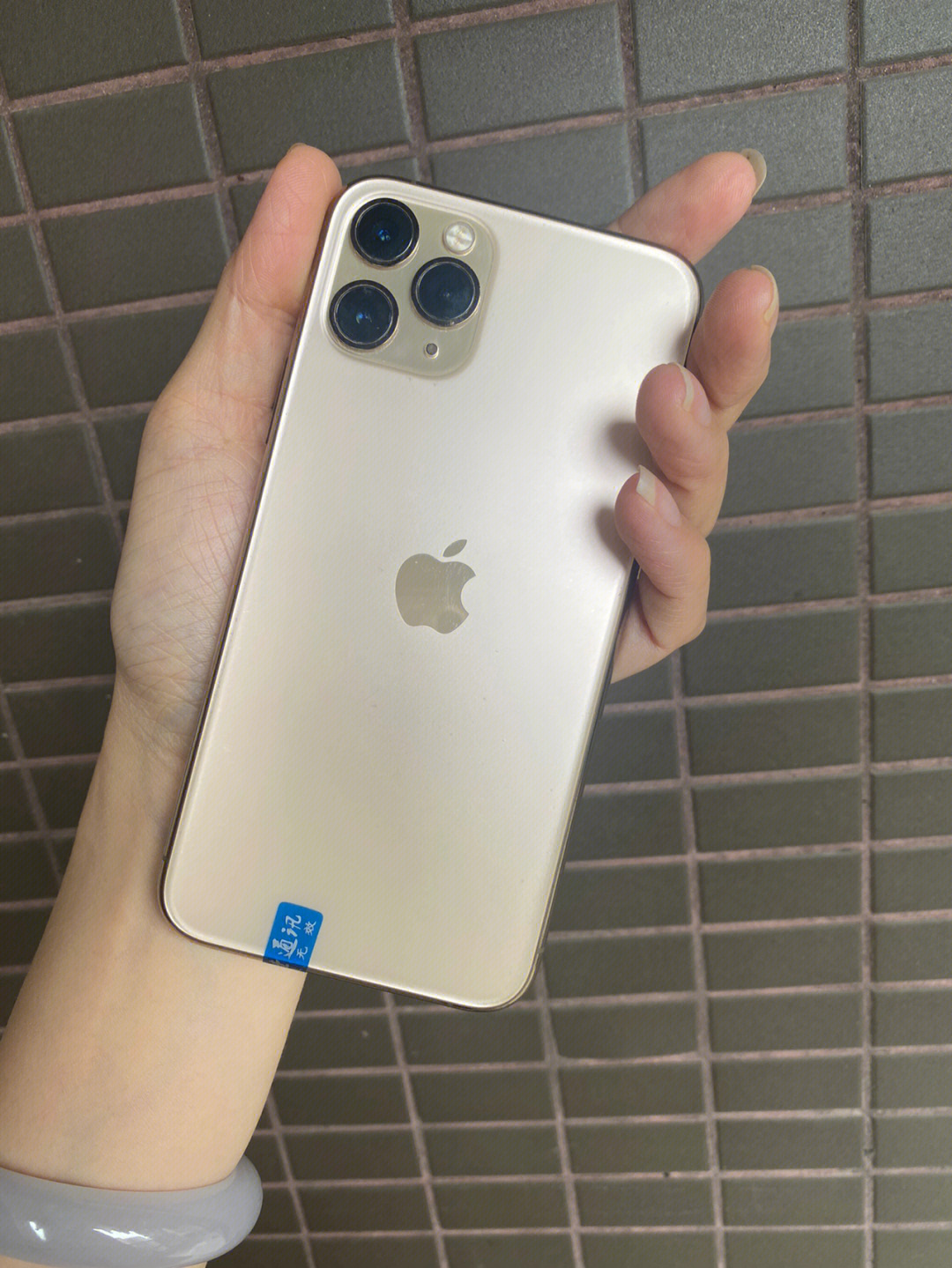 iphone11pro金色实拍图片