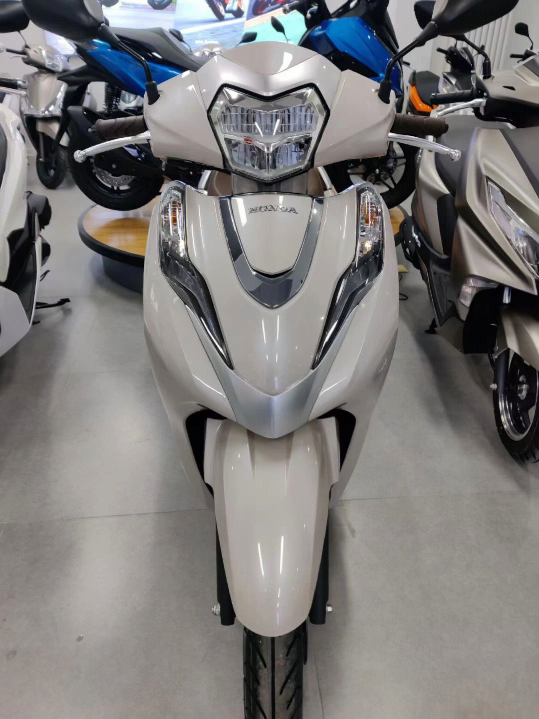 五羊本田lead125