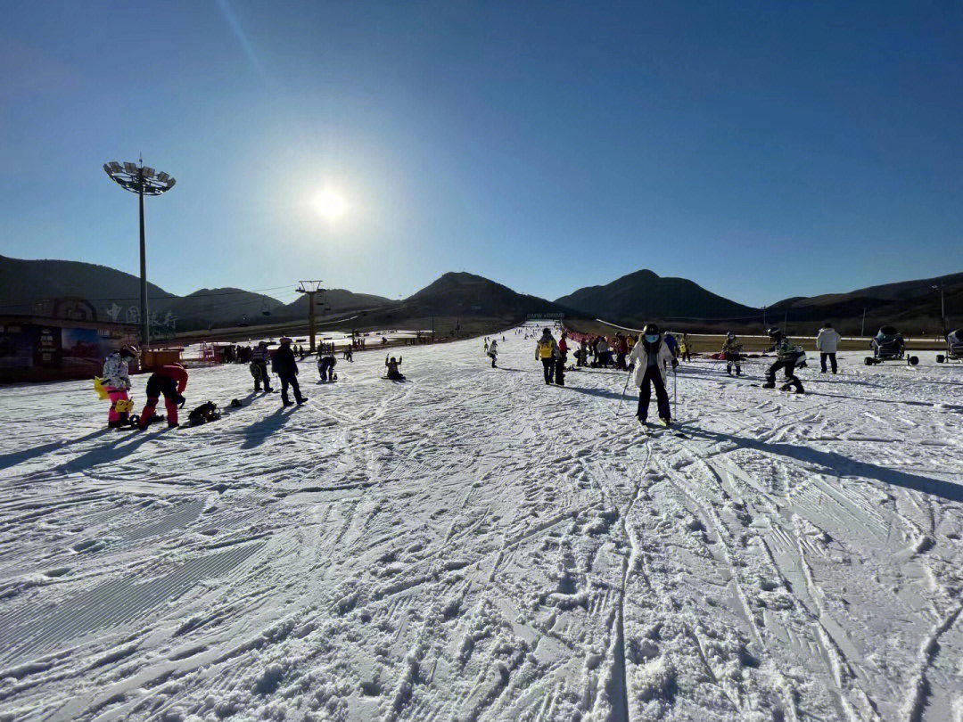 薛城日月山滑雪场图片