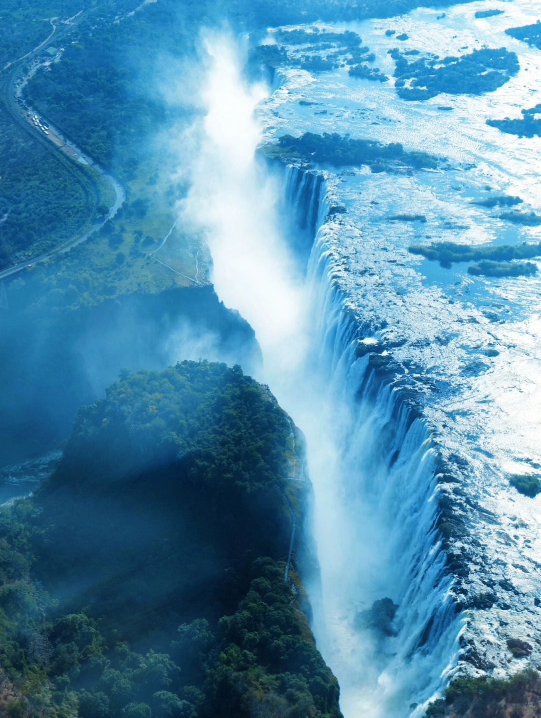维多利亚瀑布竖屏图片